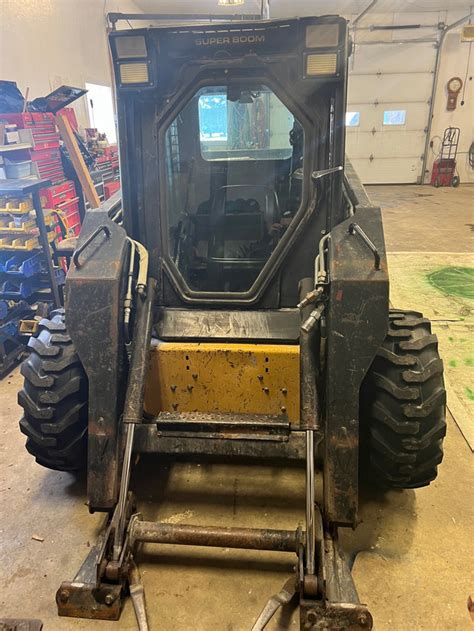 New Holland LX 865 skid steer 